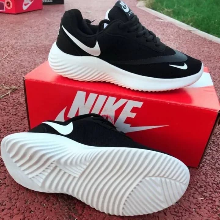 Fashionable Exclusive Sneakers Converse shoe for Men