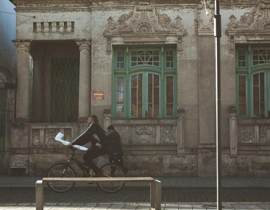 সোনালি সস বোতল 44